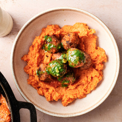 Albóndigas de ternera con salsa de tomate y puré