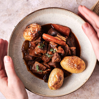 Boeuf Bourguignon con verduras y papines al romero