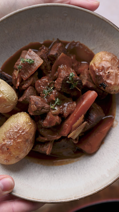 Boeuf Bourguignon con verduras y papines al romero